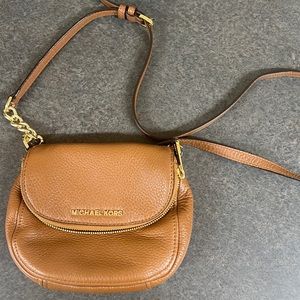 EUC MICHAEL KORS CROSSBODY